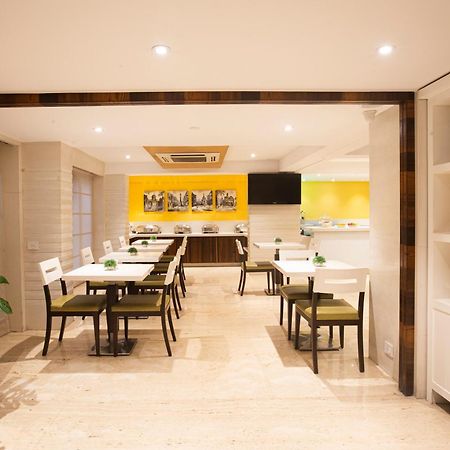 Hotel Bawa Continental Mumbai Bagian luar foto