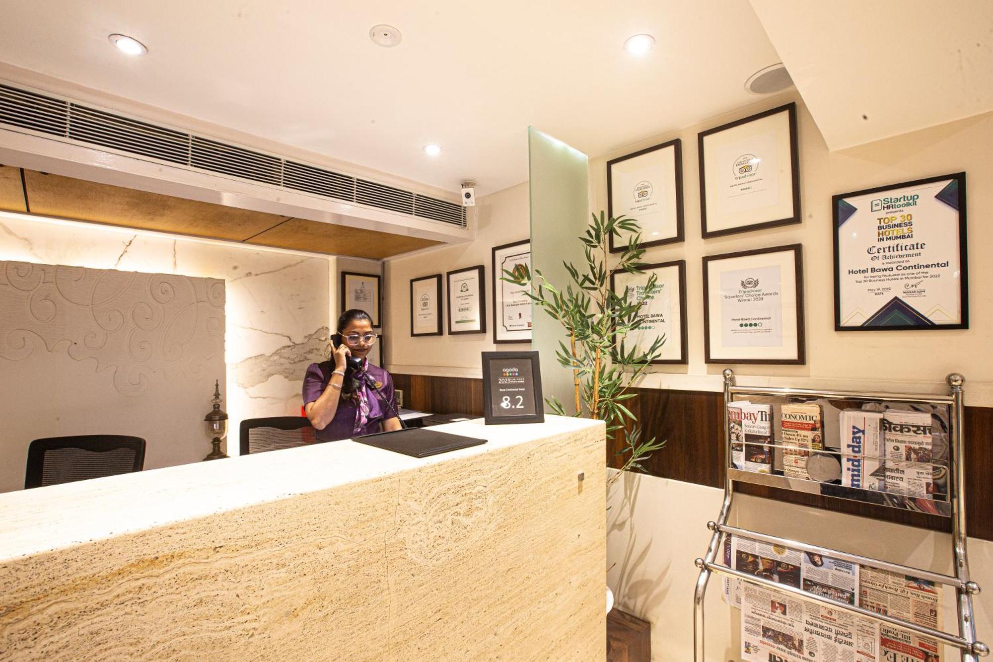 Hotel Bawa Continental Mumbai Bagian luar foto