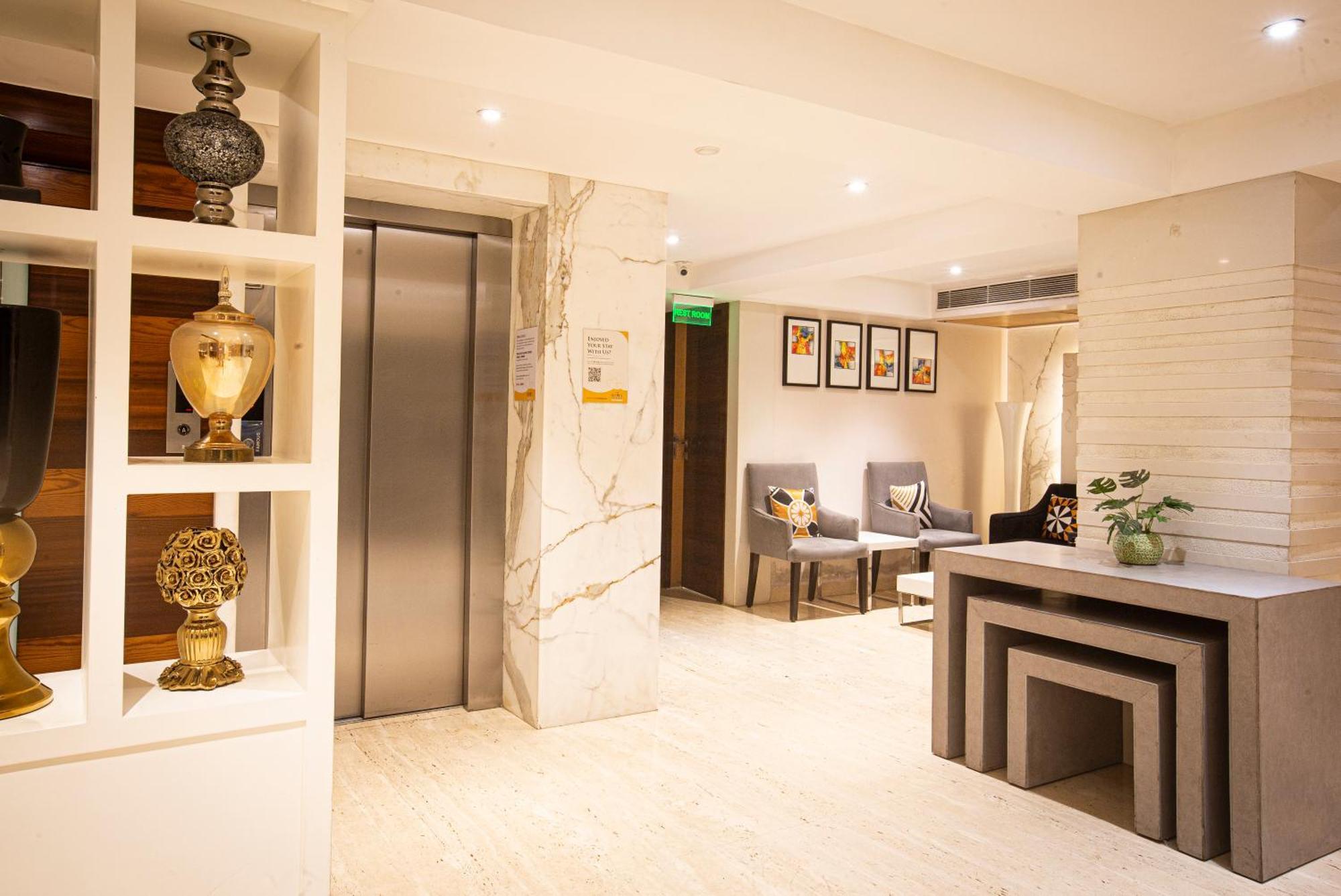 Hotel Bawa Continental Mumbai Bagian luar foto