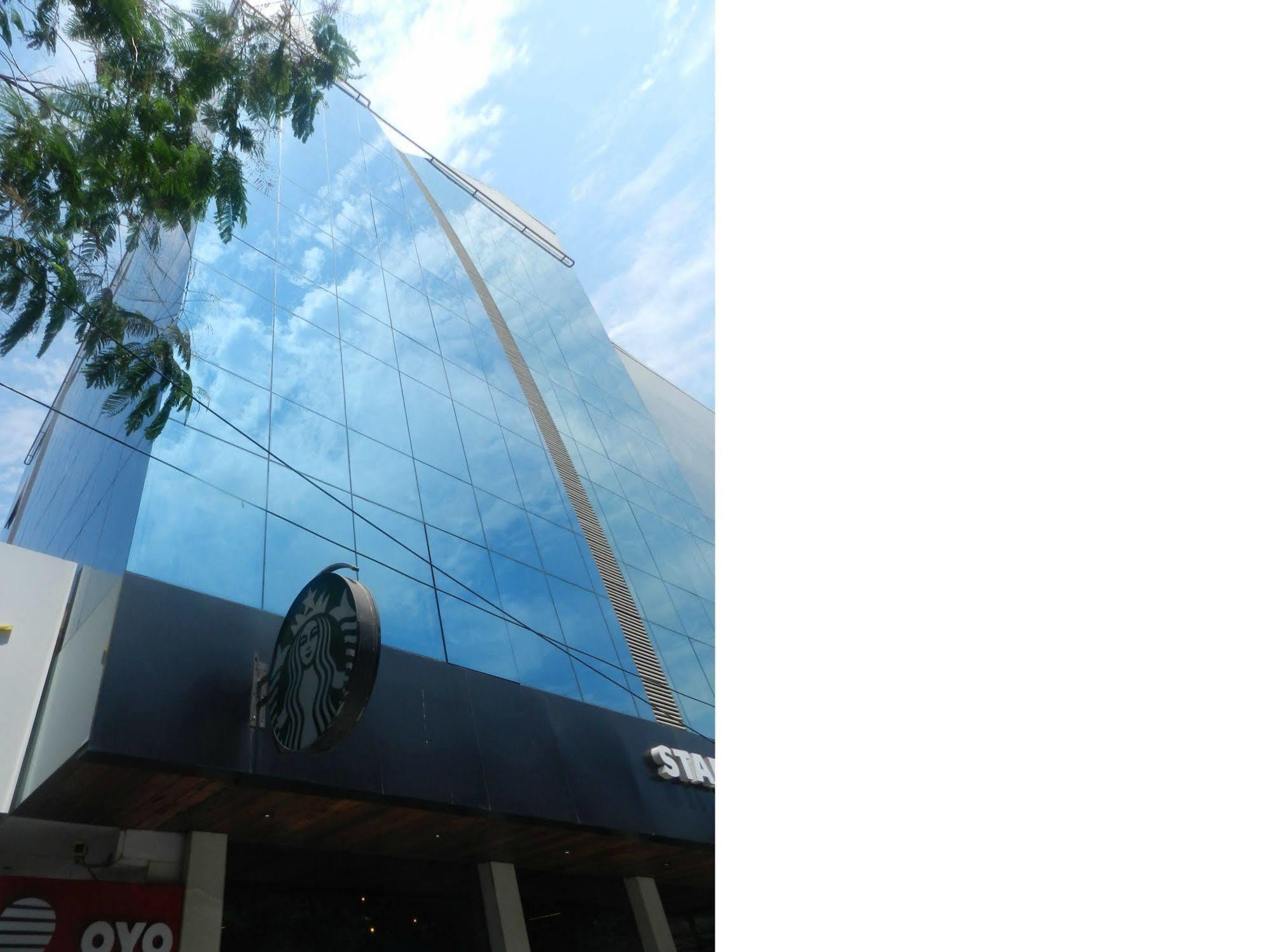 Hotel Bawa Continental Mumbai Bagian luar foto