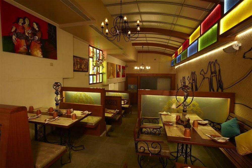 Hotel Bawa Continental Mumbai Bagian luar foto