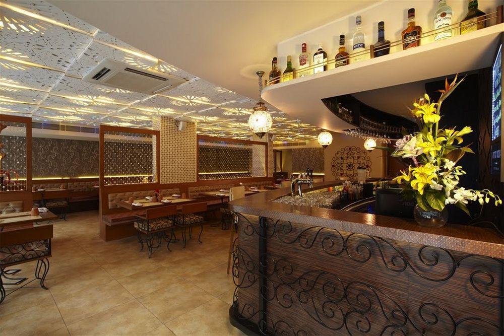 Hotel Bawa Continental Mumbai Bagian luar foto